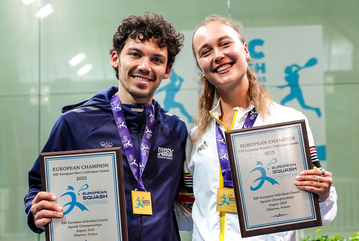 2025 ESF 欧洲个人封闭锦标赛男女冠军手持 European Champion 奖牌牌